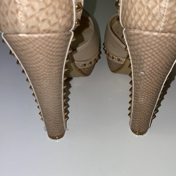 Nicole Lee Heels 🔥 - Picture 7 of 9